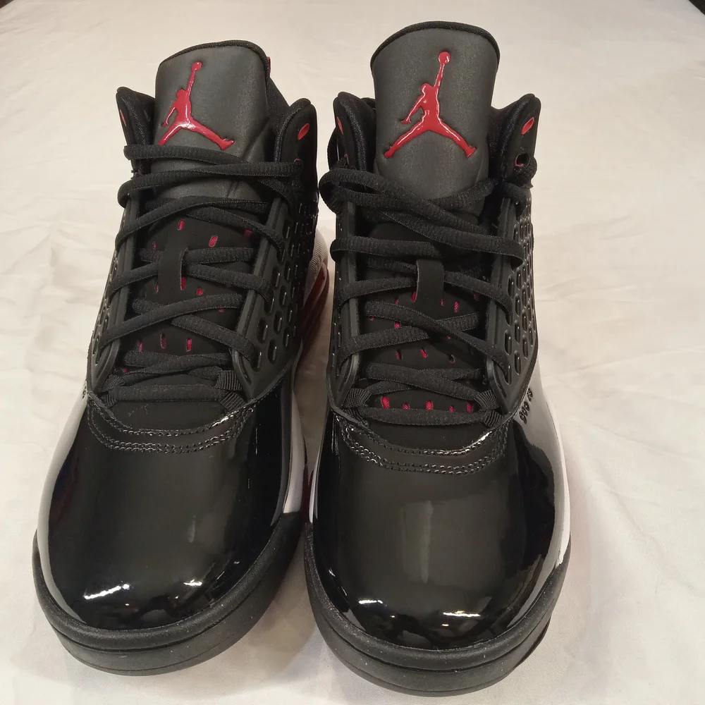 Jordan Men's Black and Red Sneakers Size 8.5 New